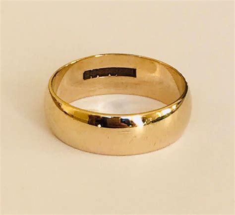 pre owned gold wedding rings.